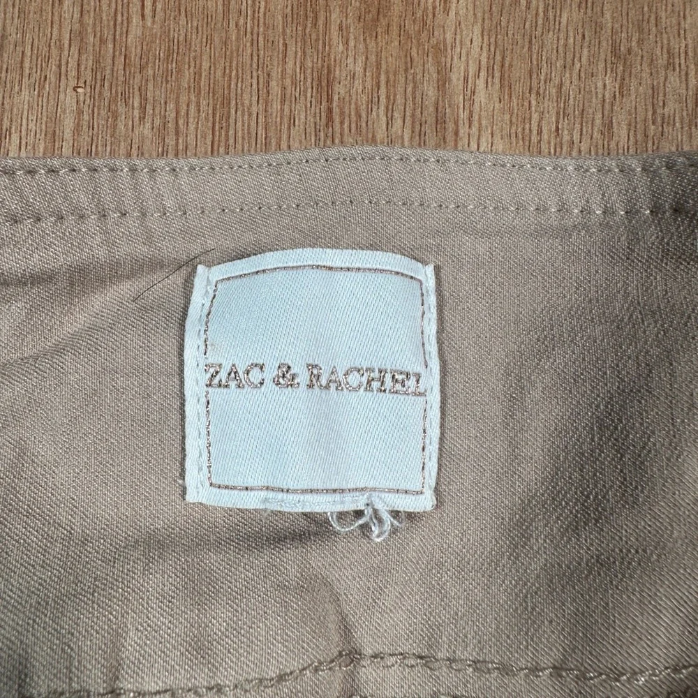 Zac & Rachel Pull On Capri Pants Womens Medium Tan Stretch Rhinestone Hem Crop